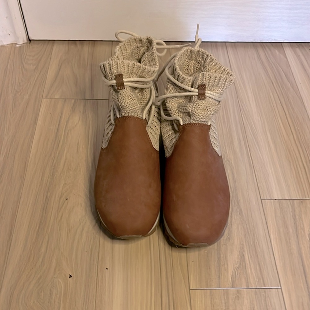 Merrell mid boots